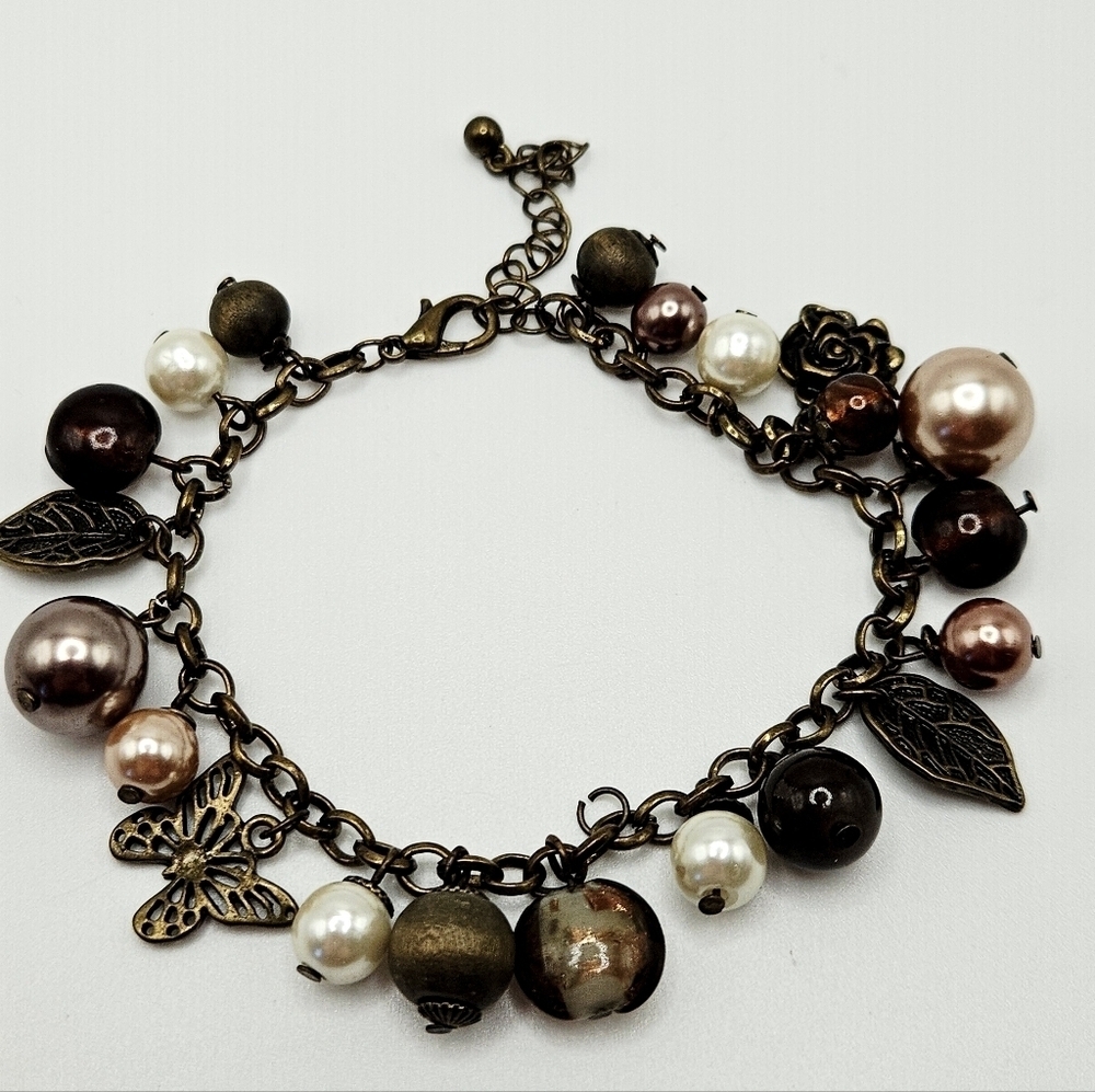 VINTAGE Copper Tone Glass Beaded Butterfly Nature Charm Bracelet